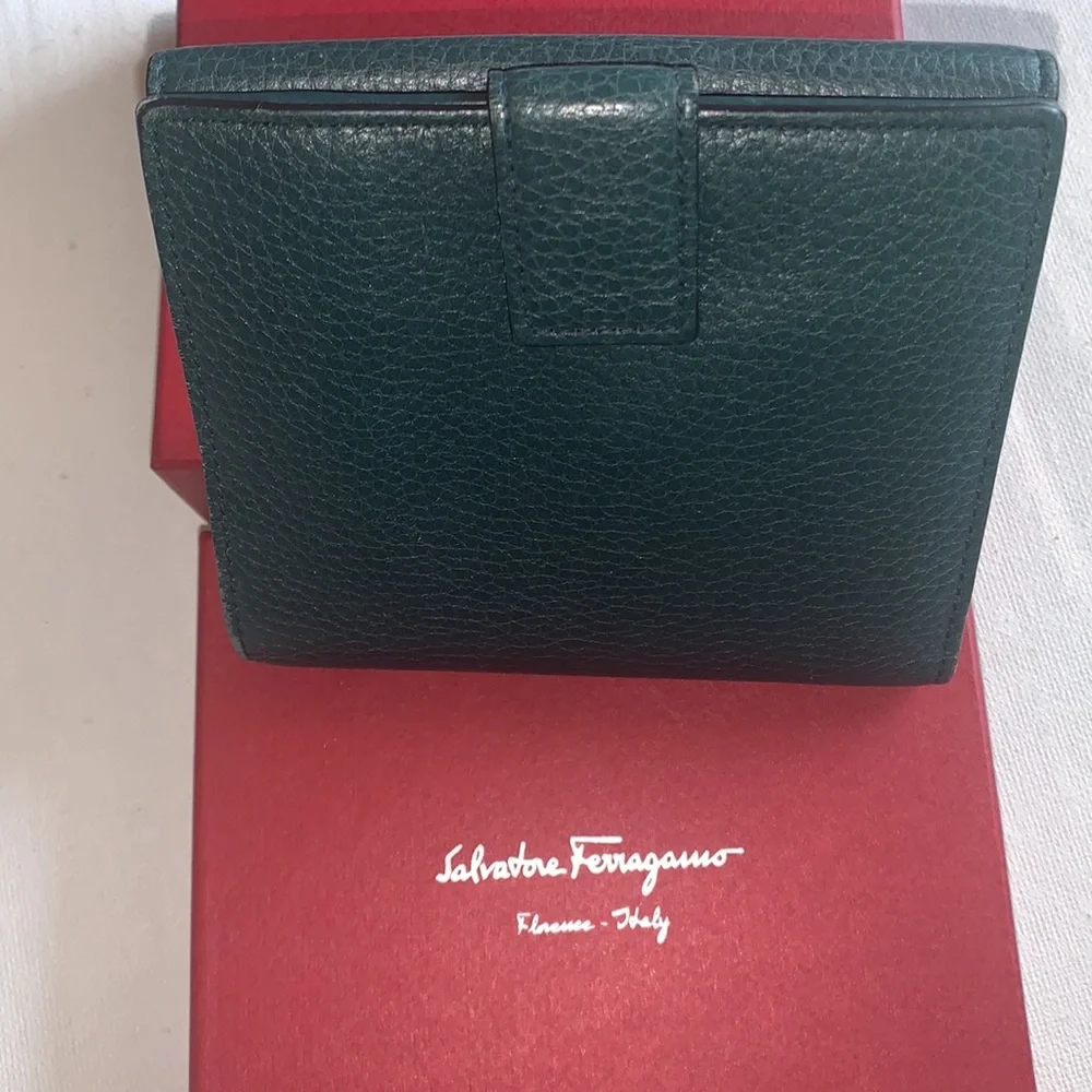 Salvatore Ferragamo Gancini claps leather compact wallet